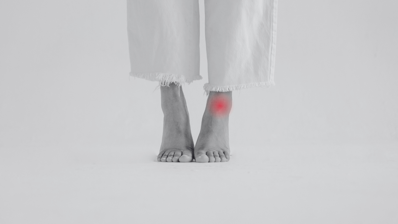 Treat and prevent ankle injuries with the help of orthopedic shoes and insole | Stinaa.J Official Store