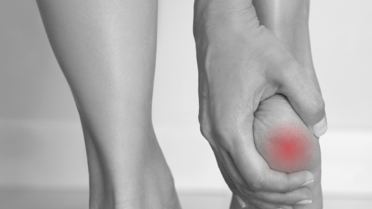 Treat and prevent Heel Spur and Plantar Fasciitis with orthopedic shoes and inserts | Stinaa.J Official Store